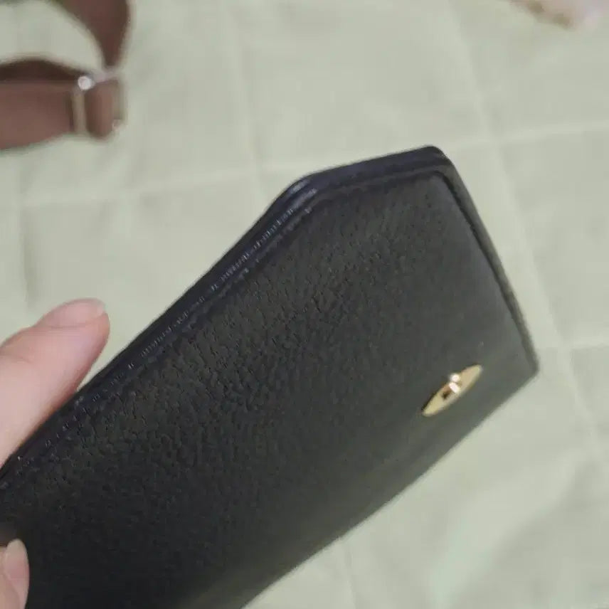 [BUNJANG] Daks Leather Crossbody Bag / 닥스 크로스백