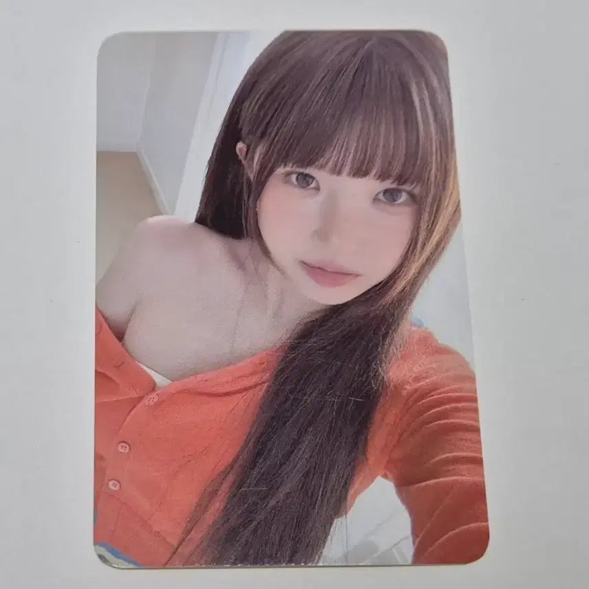 [BUNJANG] fromis_9 Song Hayoung Glow Me Pop-up Store Photocard / 프로미스나인 Glow Me 팝업스토어 송하영 포카 양도