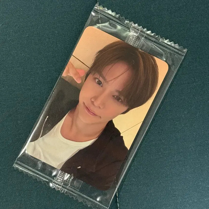 [BUNJANG] RIIZE Sungchan Special Day Photocard Type B (Sealed) / 라이즈 스페셜데이 은석 포카 B형 (미개봉)