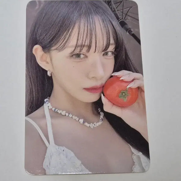 [BUNJANG] fromis_9 Lee Chaeyoung Glow Me Popup Store Photocard / 프로미스나인 Glow Me 팝업스토어 이채영 포카 양도