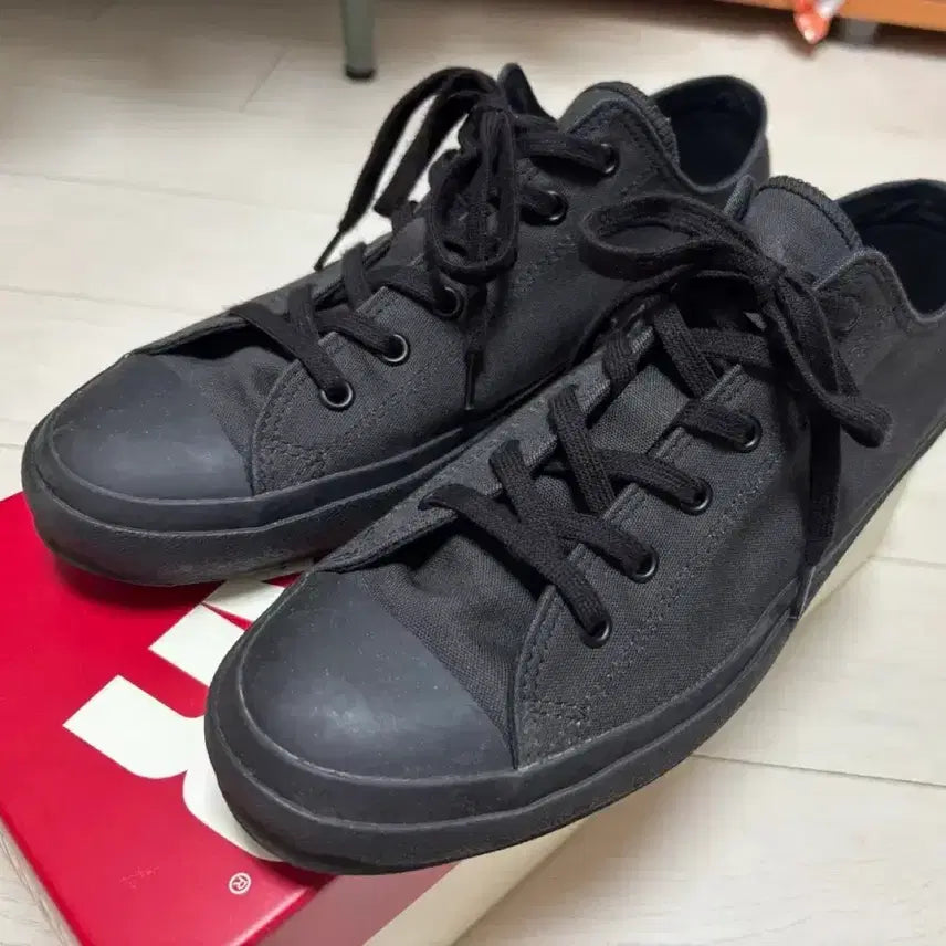 [BUNJANG] Moonstar Low Basket Charcoal 255 (Fits 260) / 문스타 로우 바스켓 255(체감 260) 판매합니다