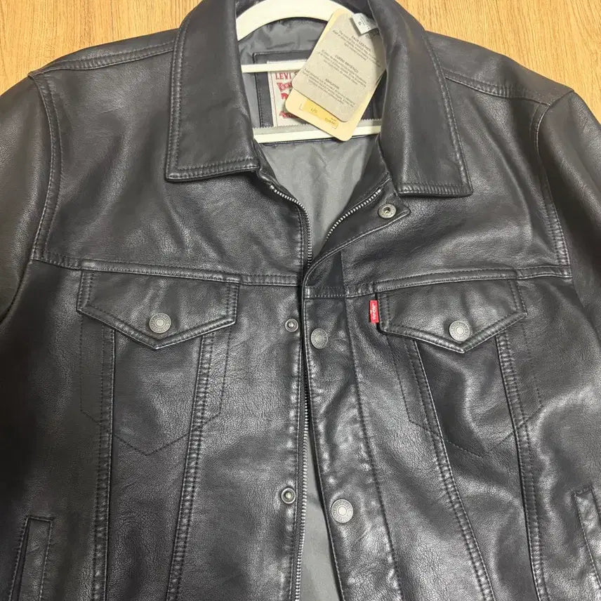[BUNJANG] Levi's Men's Faux Leather Trucker Jacket Black / 리바이스 남성 FAUX LEATHER 트러커 재킷 BLACK