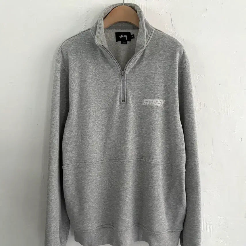 [BUNJANG] Stussy International Back Logo Half-Zip Sweatshirt / Stussy 스투시 인터내셔널 백로고 반집업 스웻셔츠