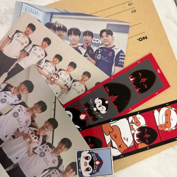 [BUNJANG] T1 Arti Birthday Cafe Photo Postcard Goods Set / T1 아티 생일카페 포토엽서 굿즈세트
