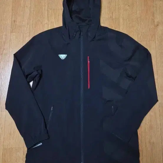 [BUNJANG] Dynafit Lightweight Cooling Fabric Functional Black Jacket (Size 105) / (매장판/새상품급) 다이나핏 얇은 냉감 원단에 안감은 시원한 메시 기능성 블랙 자켓, 105