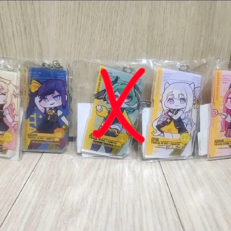 [BUNJANG] Trickcal x E-Mart 24 Erpin, Sion, Eshur, Opal Acrylic Keyring (Sealed) / 트릭컬 이마트24 콜라보 에르핀,시온,에슈르,오팔 아크릴키링 미개봉