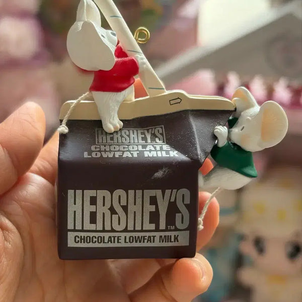 [BUNJANG] Vintage Hallmark Hershey's Chocolate Milk Mouse Ornament / 빈티지 홀마크 생쥐 허쉬 초코우유 오너먼트
