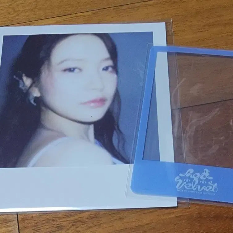 [BUNJANG] Red Velvet Yeri 2025 Season's Greetings Random Polaroid + Photocard Holder Special / [판매] 레드벨벳 예리 2025 시그 랜덤폴라+투명 포카홀더 특전