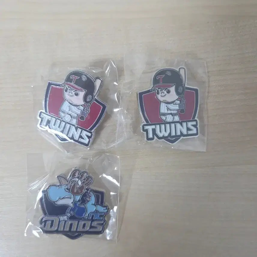 [BUNJANG] KBO Lotte Food Heritage Badge / KBO 롯데웰푸드 뱃지 교환 판매