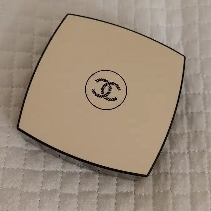[BUNJANG] Chanel Les Beiges Cushion Case Limited Edition / 샤넬 레베쥬 쿠션 케이스 리미티드 에디션