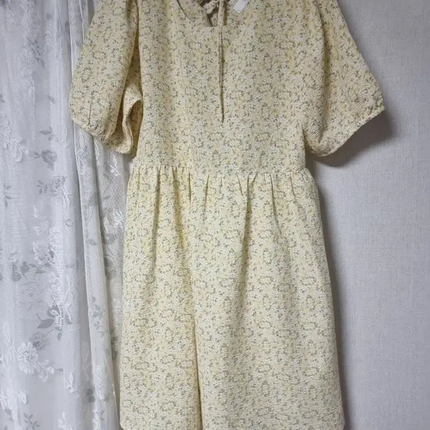 [BUNJANG] OZOC Yellow Flower Pattern Puff Sleeve Mini Dress / OZOC옐로우 플라워 패턴 퍼프소매 원피스
