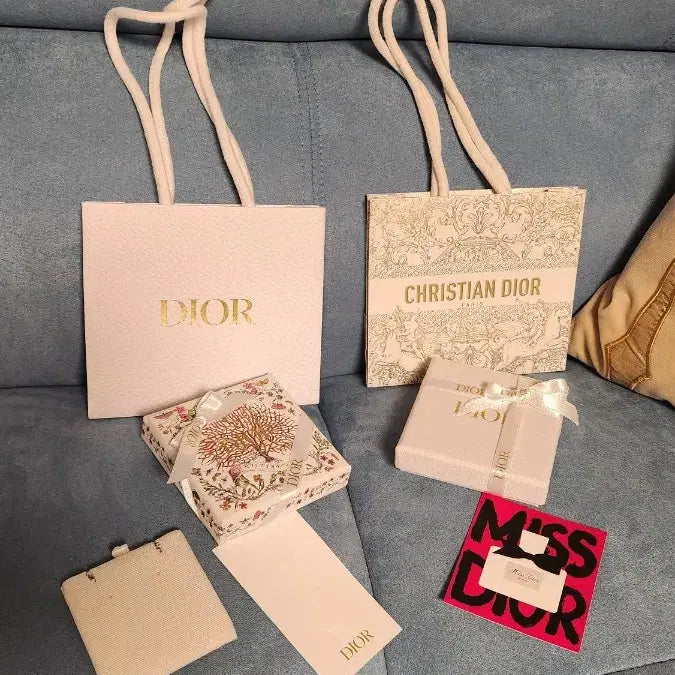 [BUNJANG] Dior Accessory Box Set - Earring & Necklace / 12-3)디올악세사리박스셋트 귀걸이박스목걸이박스셋트(귀걸이박스쇼빙백가격)거치대추가