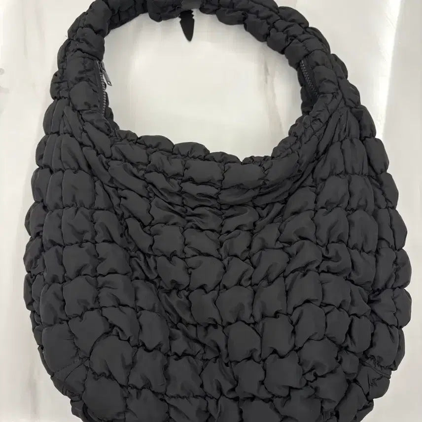 [BUNJANG] COS Quilted Oversized Shoulder Bag Black / 코스 정품 퀼티드 오버사이즈 숄더백 블랙