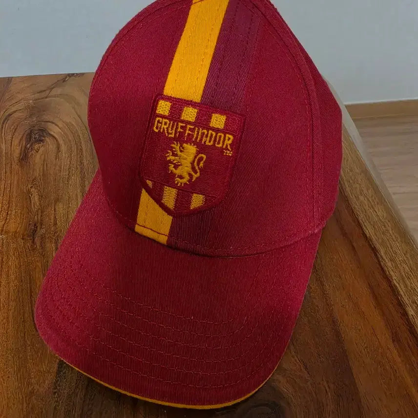 [BUNJANG] Harry Potter Gryffindor Baseball Cap / 미국 올랜도 해리포터 정품 그리핀도르 볼캡(미사용)