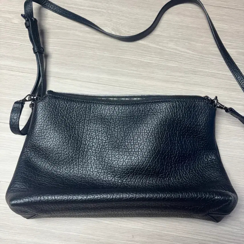 [BUNJANG] Black Leather Crossbody Bag / 블랙 가죽 크로스백