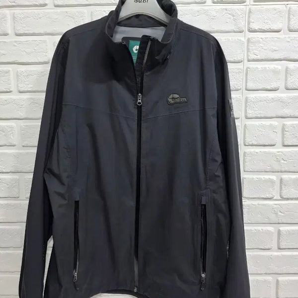 [BUNJANG] Nepa 2020 Windbreaker Jacket Black / 2020년 네파 바람막이 자켓100