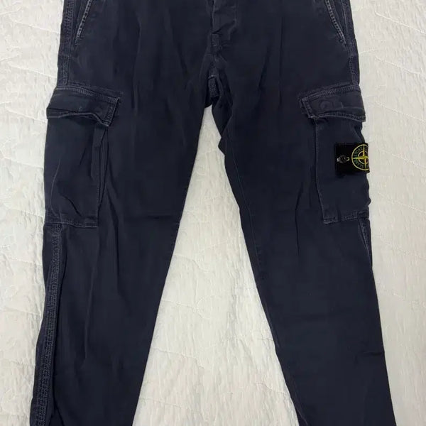 [BUNJANG] Stone Island Badge Cargo Pants Navy / 스톤아일랜드 와펜 카고 팬츠 네이비
