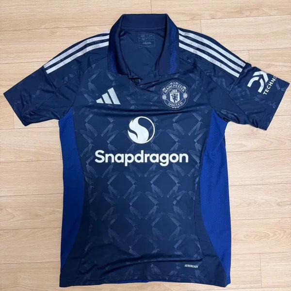 [BUNJANG] Manchester United 24/25 Away Authentic Jersey (Size M) / 맨유 24/25 어웨이 노마킹 유니폼 M