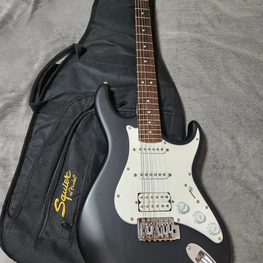 [BUNJANG] Colt G110 Electric Guitar with Full Set Accessories / 콜트 G110 일렉기타