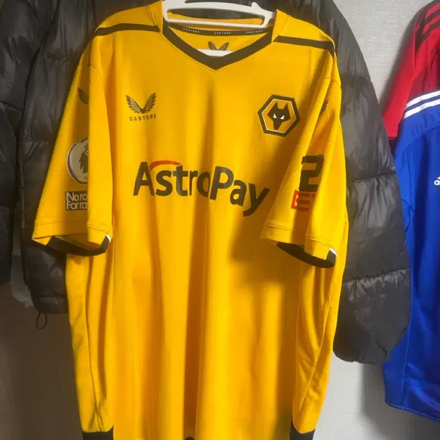 [BUNJANG] Wolverhampton 22-23 Hwang Hee-chan Marked Authentic Jersey / 울버햄튼 22-23유니폼 황희찬 마킹 팝니다