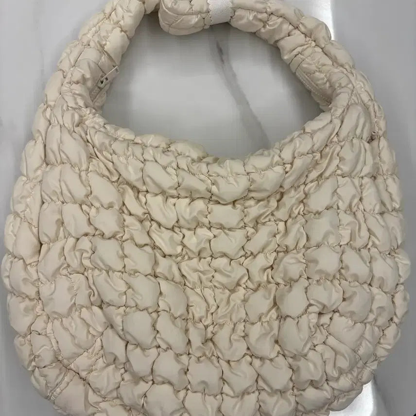 [BUNJANG] COS Quilted Oversized Shoulder Bag White / 코스 정품 퀼티드 오버사이즈 숄더백 화이트 구름빵