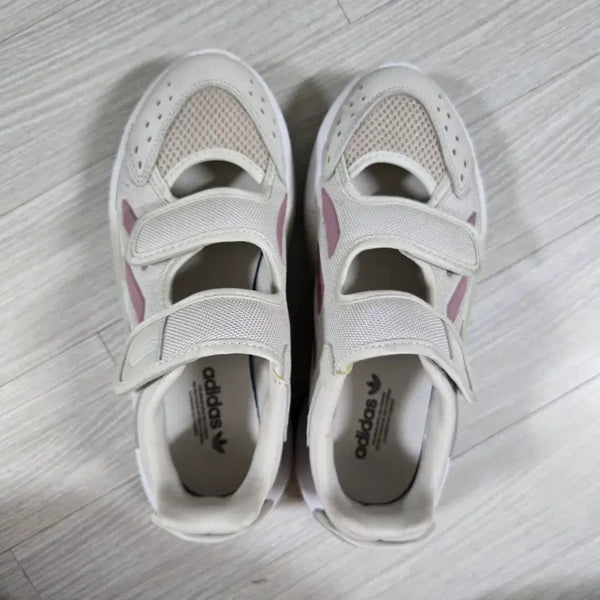[BUNJANG] Adidas Ozelllia Strap Sneakers / (245) 아디다스 오젤리아 스트랩