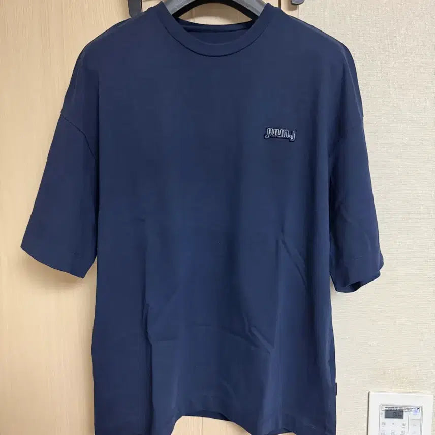 [BUNJANG] JUUN.J Semi Oversized Fit Archive Logo T-Shirt Navy M / 준지 세미 오버핏 아카이브 로고 반팔 네이비 M