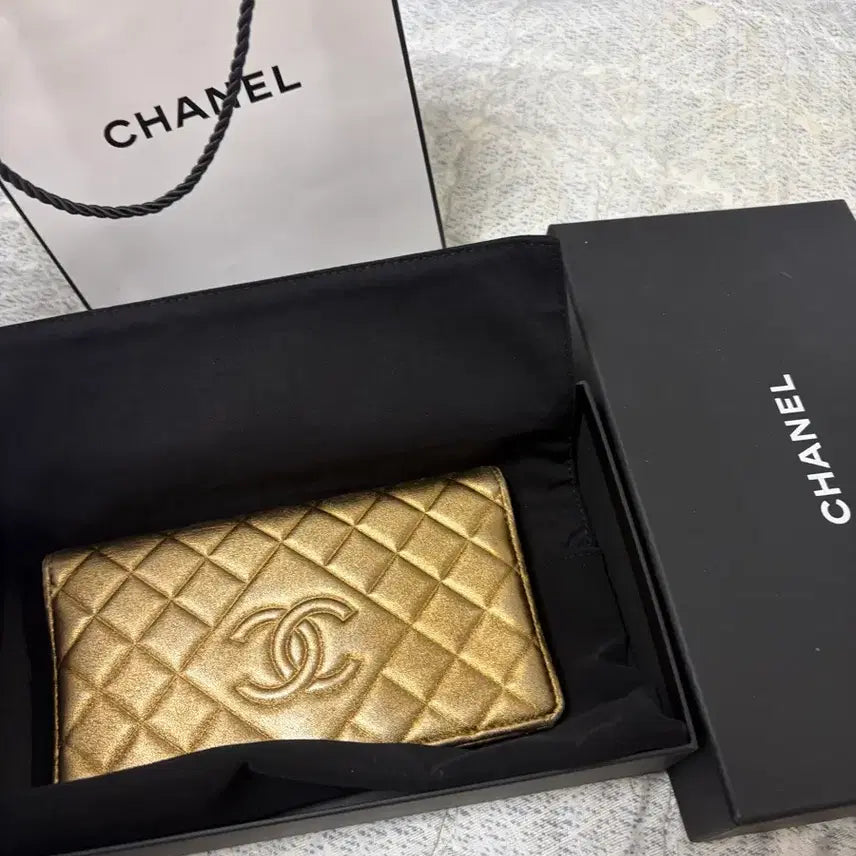 [BUNJANG] Chanel Quilted Long Wallet Gold / (정품)샤넬 골드 퀄팅 장지갑