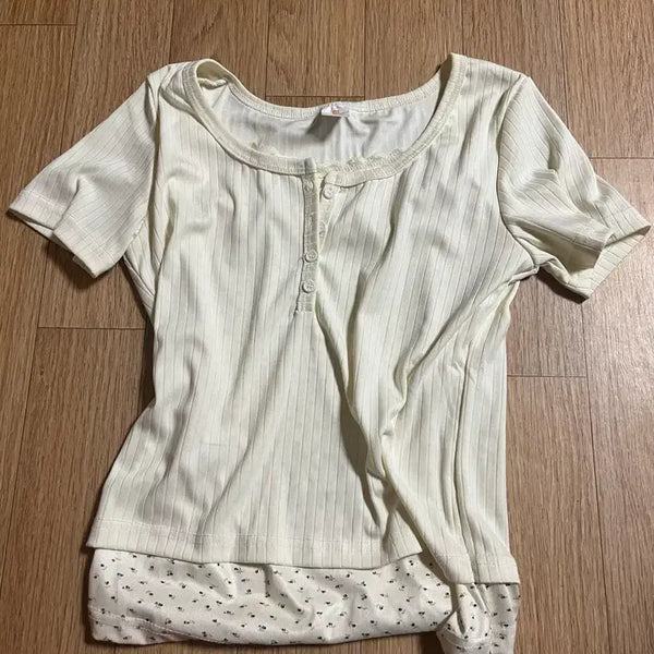[BUNJANG] Women's Ivory Pattern Short Sleeve Blouse / 여성용 아이보리 패턴 반팔 블라우스