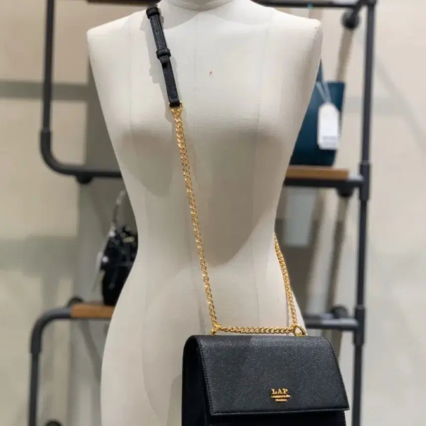 [BUNJANG] Lap Square Chain Crossbody Bag Black / Lap 사각 체인 크로스백 블랙