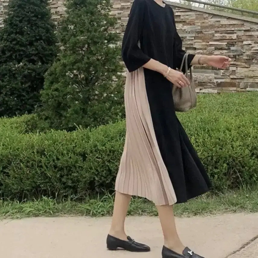 [BUNJANG] Bloom Pleated Color-Block Maternity Maxi Dress / 블룸 앞뒤 플리츠 배색 원피스 임부복 임산부 가능 롱 7부소매 반팔 아코디언 투톤 하객룩
