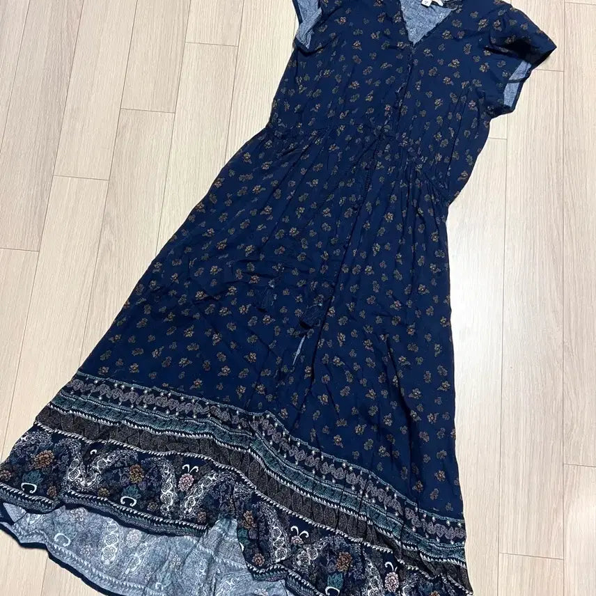 [BUNJANG] Thursday Island Rayon 100% "Sohee" Ruffle Cap Sleeve Robe Long Dress - Navy / 써스데이아일랜드 인견100% 소희 러플 캡소매 로브형 롱원피스 네이비 프릴 플라워 페이즐리 여름