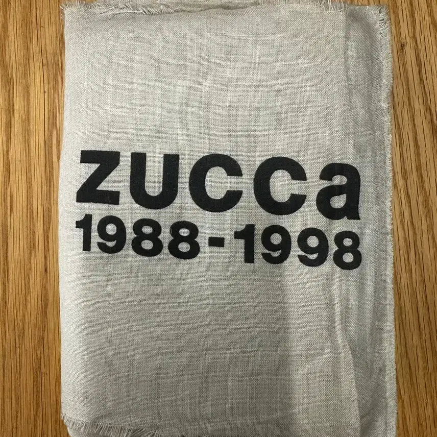 [BUNJANG] ZUCCA 1988-1998 Archive Visual Book / 주카, 일본의 패션 브랜드 zucca 의 10주년 아카이브 비쥬얼북 1998년 발매