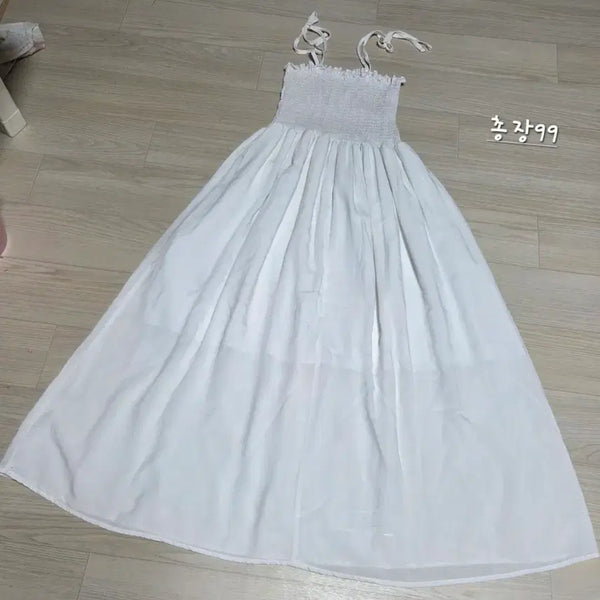[BUNJANG] White Smocked Long Dress / 화이트 스모킹 롱 원피스