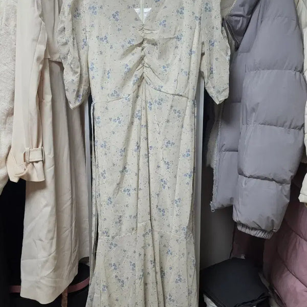 [BUNJANG] Floral Print Shirring Long Dress / 잔꽃 패턴 셔링 원피스