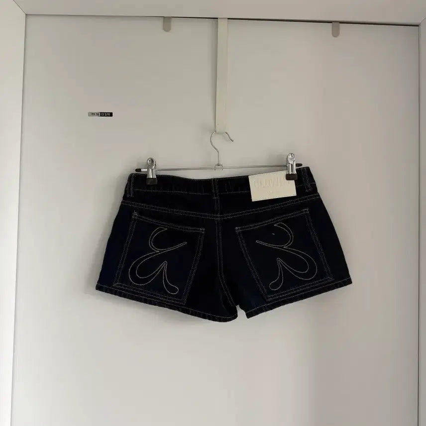 [BUNJANG] Glowny Rachel Denim Shorts (Deep Blue) / (새상품) 글로니 레이첼 데님 THE RACHEL DENIM SHORTS (DEEP BLUE)