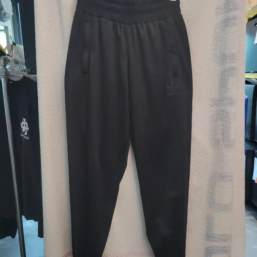 [BUNJANG] Adidas Women's Jogger Pants XS / 아디타스 조거팬츠 여성 XS