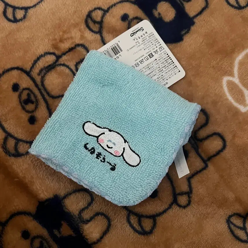 [BUNJANG] Sanrio Cinnamoroll Collaboration Embroidered Handkerchief / 산리오 오에카키상 시나모롤 콜라보 자수 손수건 핸드타올 핸드타월