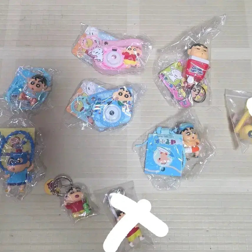 [BUNJANG] Crayon Shin-chan Character Crayon Shin-chan Figure Keychain / 짱구는못말려 캐릭터 상품 짱구 피규어 키링