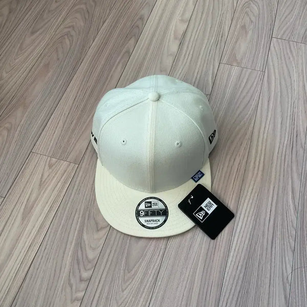 [BUNJANG] New Era White Hat / 뉴에라 화이트 모자