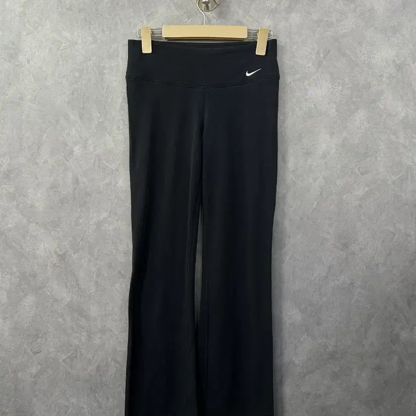 [BUNJANG] Nike Women's Black Sportswear Pants M / 나이키 여성 블랙 운동복 바지 M