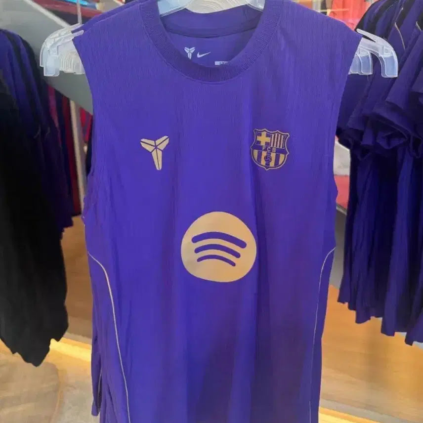 [BUNJANG] Nike Barcelona Aero-Fit Authentic Training Sleeveless Jersey (26-27) / [해외직구] NIKE나이키 26-27 바르셀로나 AERO-FIT  어센틱 트레이닝 슬리브리스 민소매