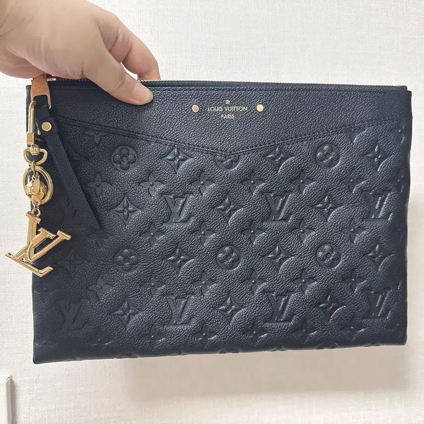[BUNJANG] Louis Vuitton Daily Pouch Clutch M62937 / 루이비통 클러치