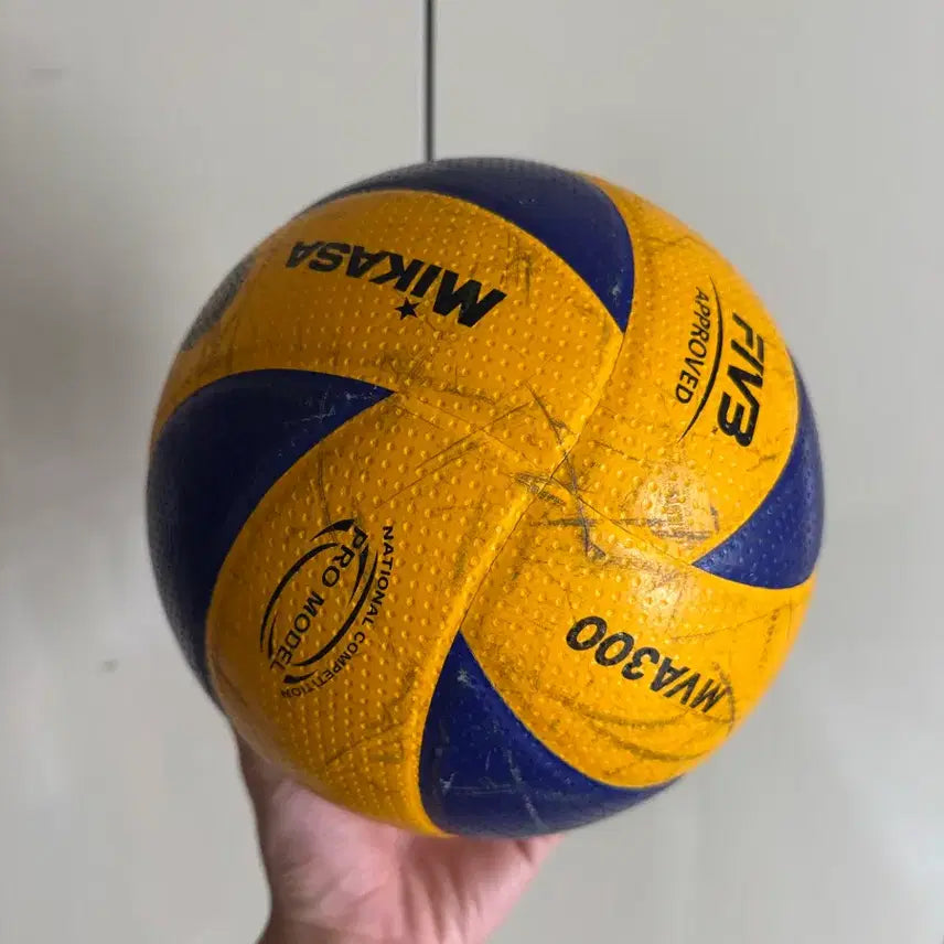 [BUNJANG] Mikasa MVA300 Volleyball / 미카사배구공