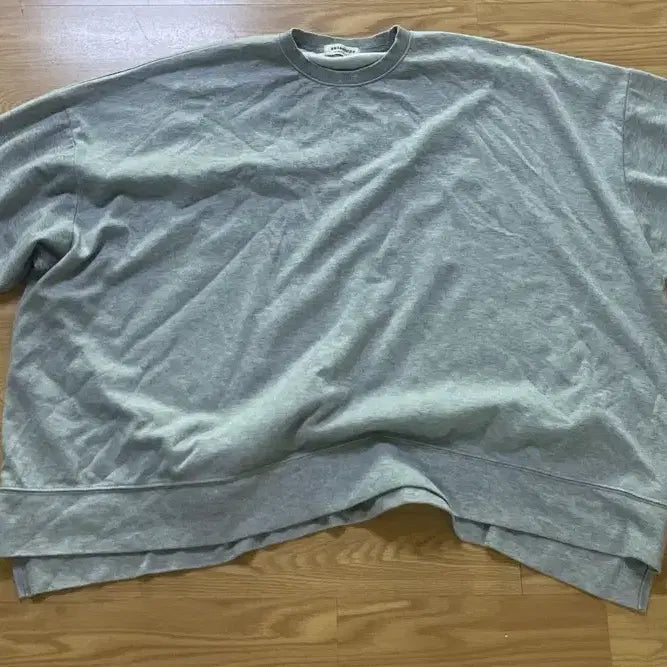 [BUNJANG] Oversized Long Sleeve Sweatshirt / 오버핏 맨투맨 긴팔 티셔츠