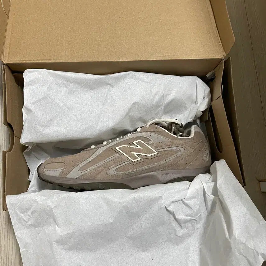 [BUNJANG] New Balance U204LMMA Mushroom 270 / 뉴발란스 U204LMMA 머쉬룸 270