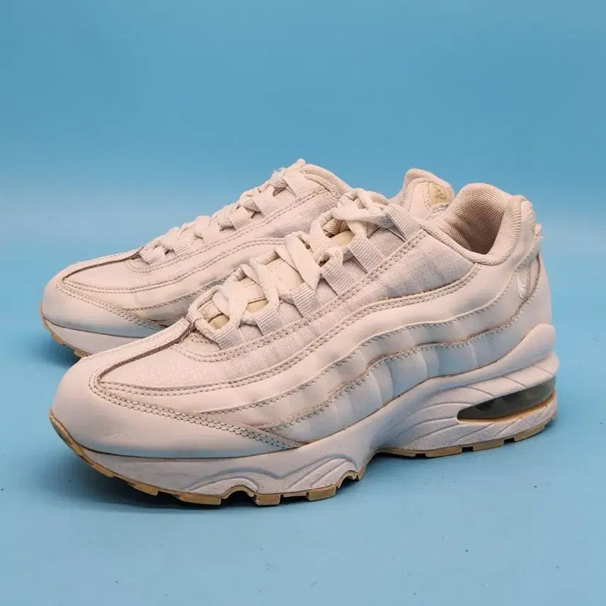 [BUNJANG] Nike Air Max 95 Essential Women's Sneakers / a 나이키 에어맥스 95 에센셜 여성운동화235