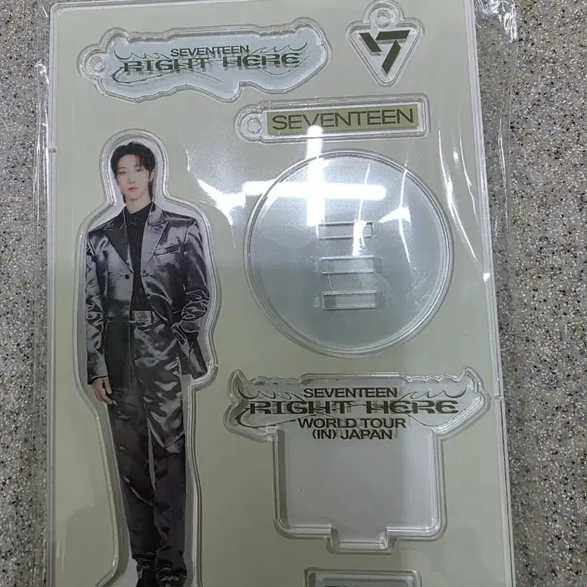 [BUNJANG] SEVENTEEN THE8 Acrylic Stand Goods / 세븐틴 더에잇 아크릴 스탠드 굿즈