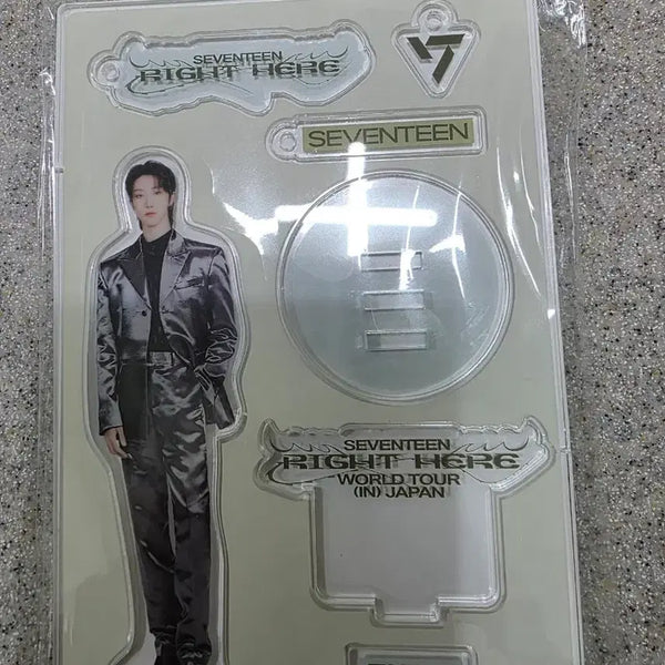 [BUNJANG] SEVENTEEN THE8 Acrylic Stand Goods / 세븐틴 더에잇 아크릴 스탠드 굿즈