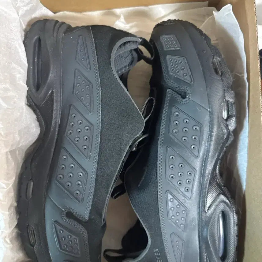 [BUNJANG] Nike Air Max SNDR Gore-Tex Black & Dark Smoke Grey / 275)나이키 에어맥스 SNDR 고어텍스 블랙 앤 다크 스모크그레이